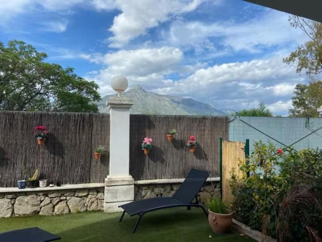 Apartamento con 2 Dormitorios  en Aloha
