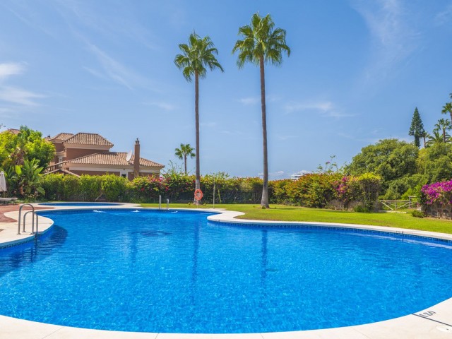 Villa, Santa Clara, R5482324