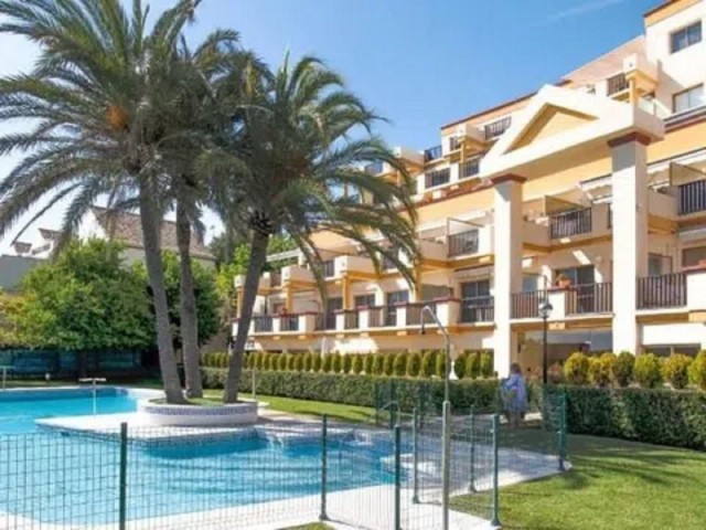 Apartment, Elviria, R5467282
