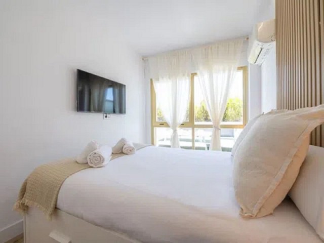 Apartment, Elviria, R5467282
