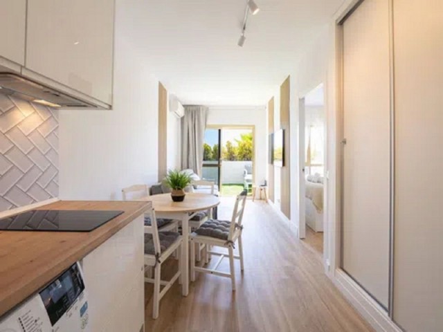 1 Bedrooms Apartment in Elviria