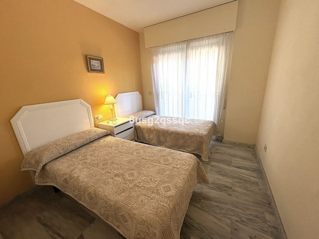 Apartamento con 3 Dormitorios  en Costalita