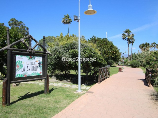 Apartamento con 3 Dormitorios  en Costalita