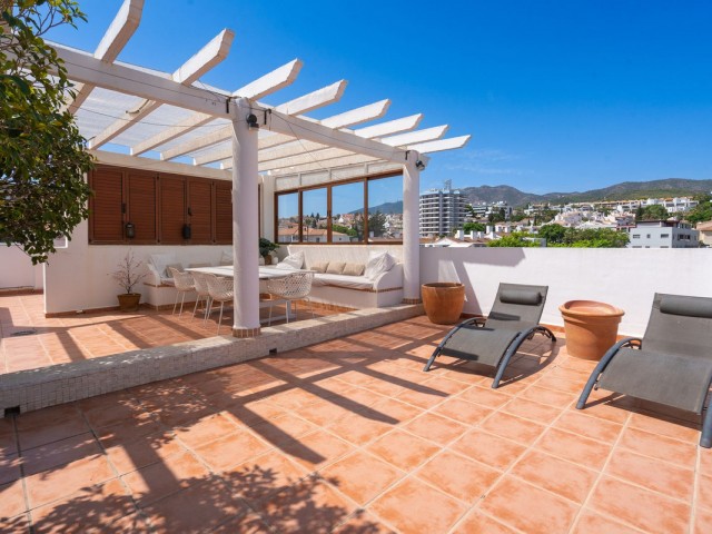 4 Bedrooms Apartment in La Carihuela