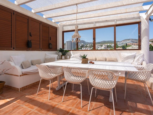 4 Bedrooms Apartment in La Carihuela