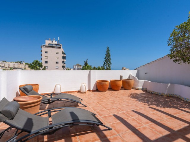 4 Bedrooms Apartment in La Carihuela
