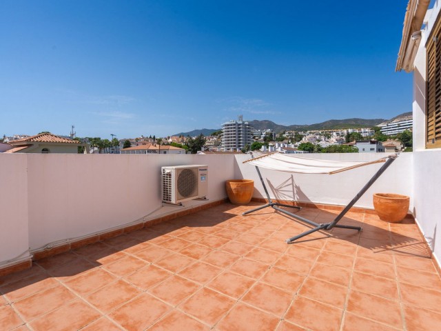 4 Bedrooms Apartment in La Carihuela