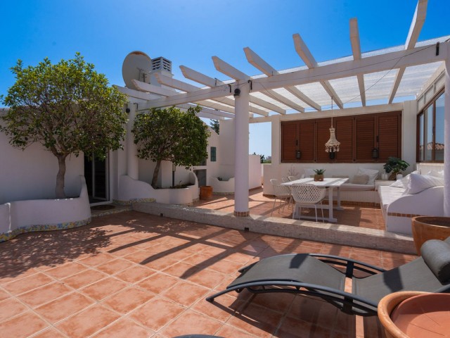 4 Bedrooms Apartment in La Carihuela