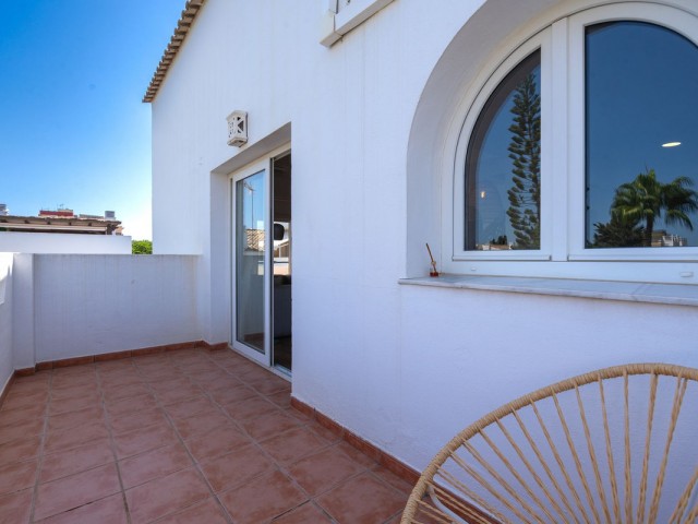 4 Bedrooms Apartment in La Carihuela