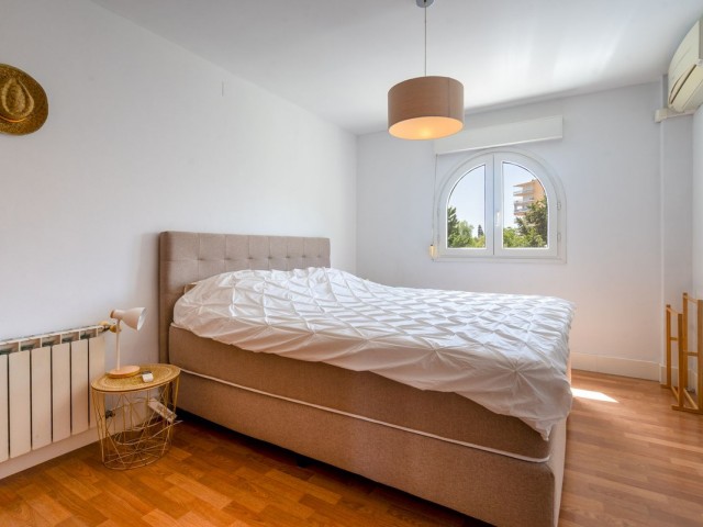 4 Bedrooms Apartment in La Carihuela