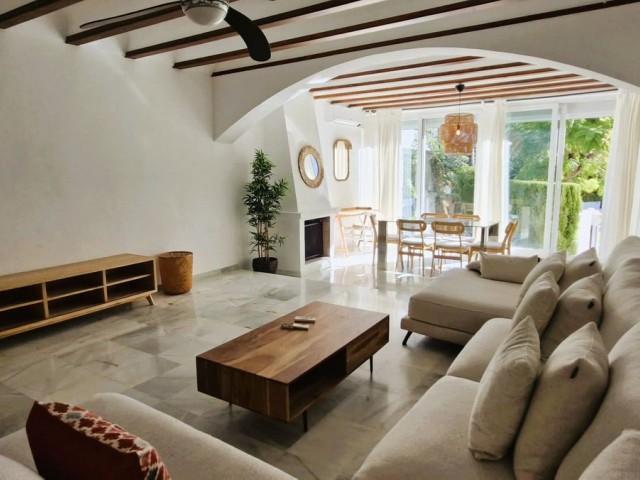 Maison mitoyenne, Nagüeles, R5462233