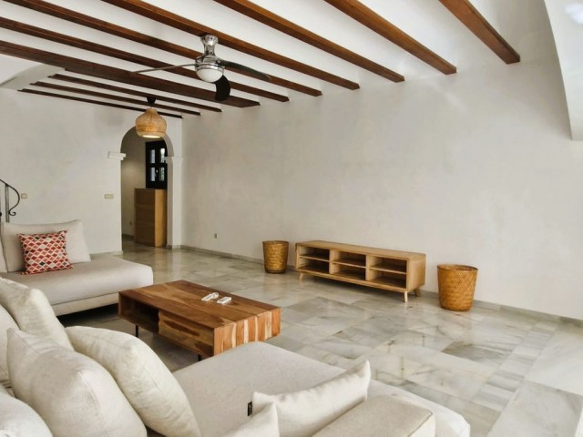 Maison mitoyenne, Nagüeles, R5462233