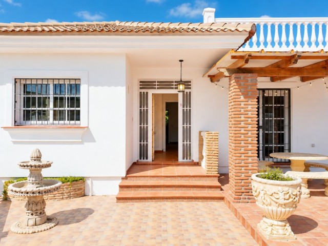 5 Bedrooms Villa in Alhaurín de la Torre