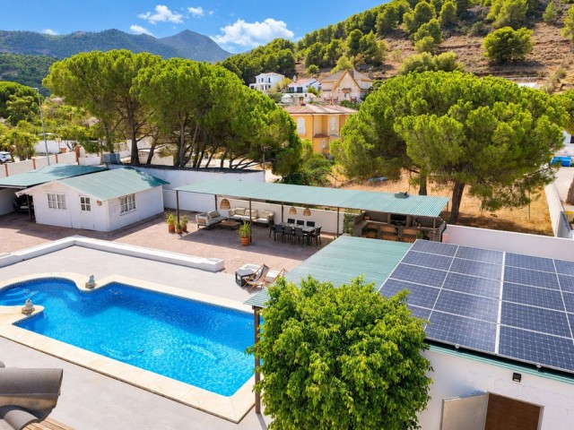 5 Bedrooms Villa in Alhaurín de la Torre