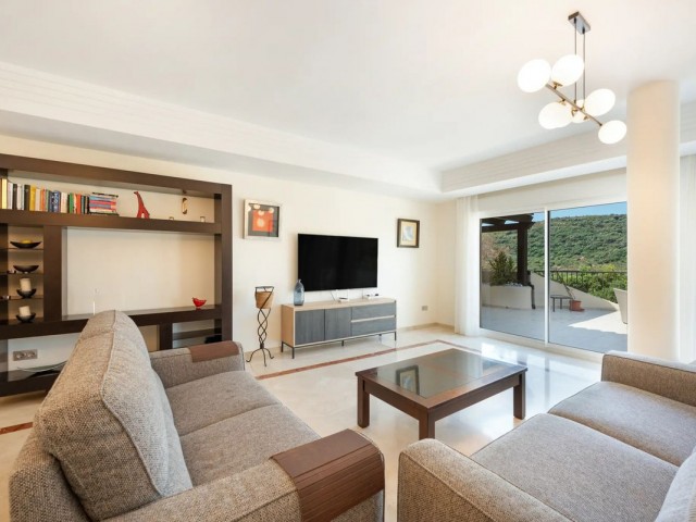 Apartment, San Roque, R5482522