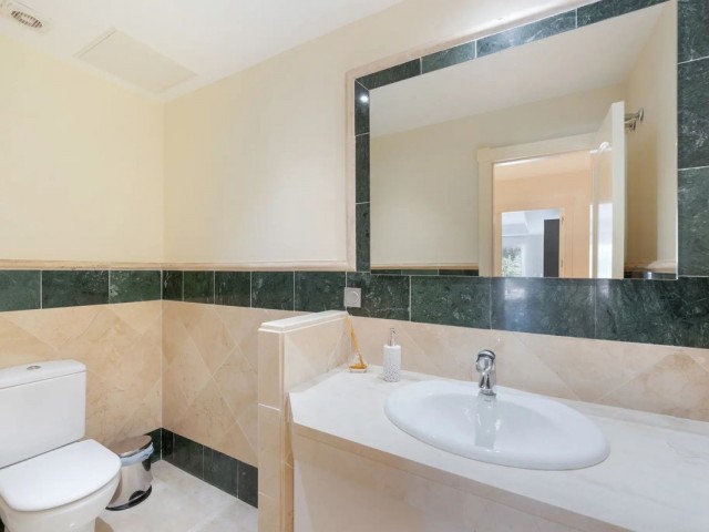 Apartamento con 3 Dormitorios  en San Roque