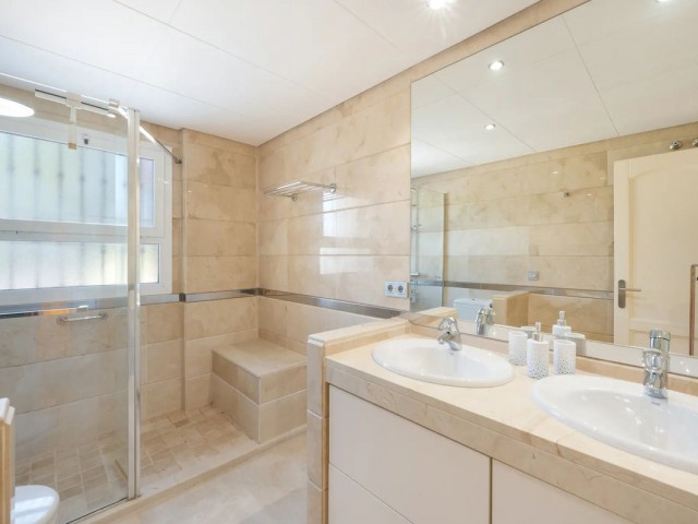 Apartamento con 3 Dormitorios  en San Roque
