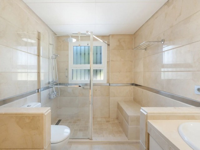 Apartamento con 3 Dormitorios  en San Roque