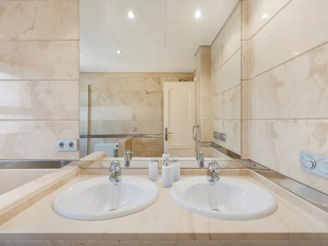 Apartamento con 3 Dormitorios  en San Roque