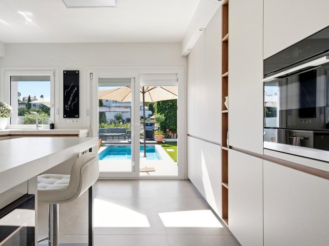 4 Bedrooms Villa in Cerros del Aguila