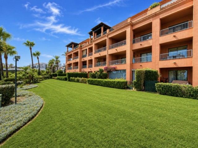 Apartamento con 2 Dormitorios  en Los Flamingos