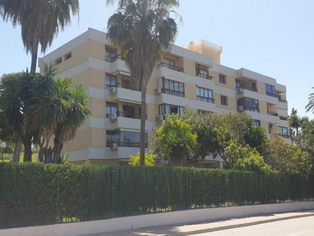 2 Bedrooms Apartment in Nueva Andalucía