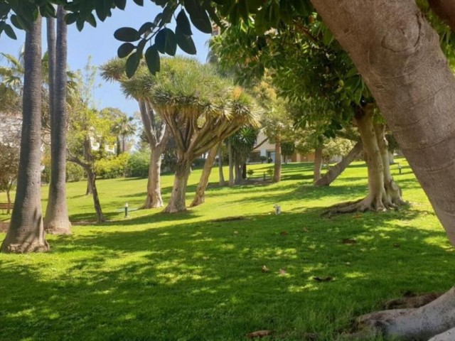2 Bedrooms Apartment in Nueva Andalucía