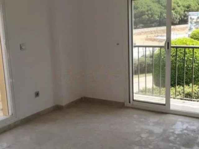 Apartment, San Roque, R5491723