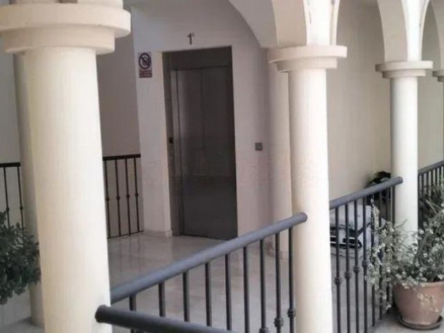 Apartamento con 3 Dormitorios  en San Roque