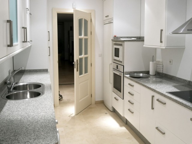 Apartment, Sotogrande Marina, R5493928
