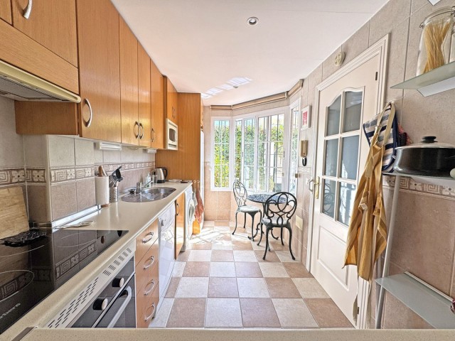 Townhouse, Cabopino, R5469154