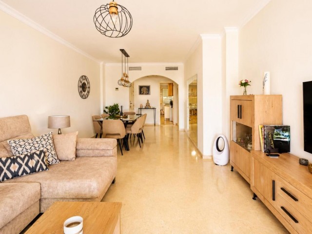 2 Bedrooms Apartment in Elviria