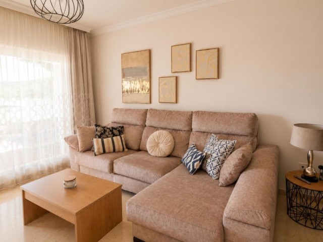 2 Bedrooms Apartment in Elviria