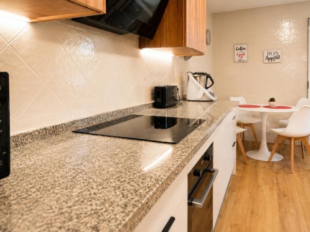 2 Bedrooms Apartment in Elviria