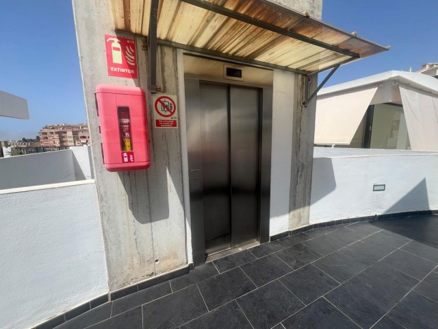 Penthouse, Riviera del Sol, R5461687