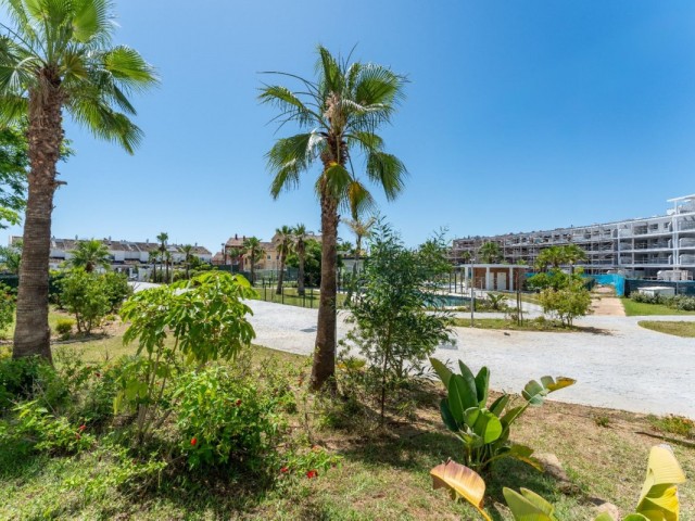 2 Bedrooms Apartment in La Duquesa