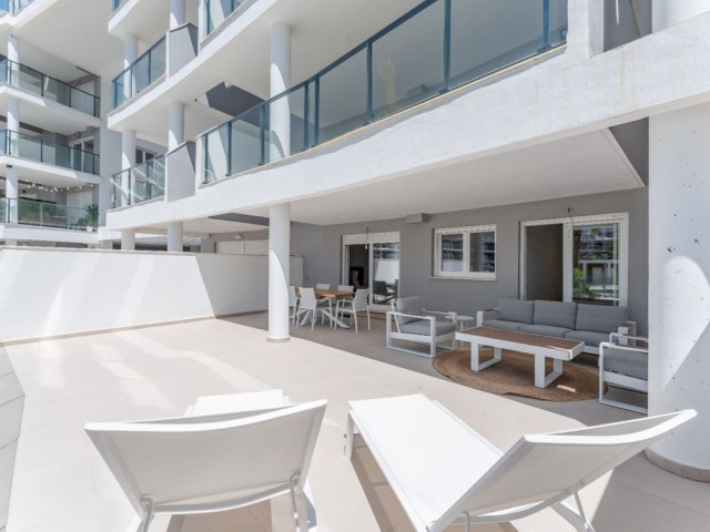 2 Bedrooms Apartment in La Duquesa
