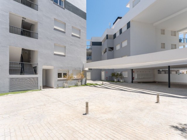 2 Bedrooms Apartment in La Duquesa