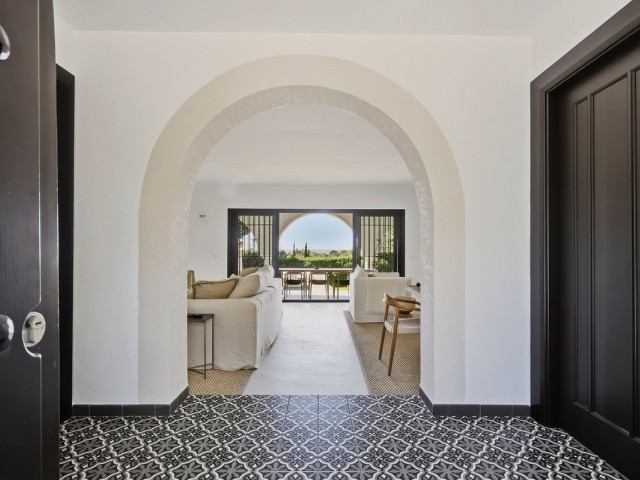 Villa con 5 Dormitorios  en Hacienda Las Chapas