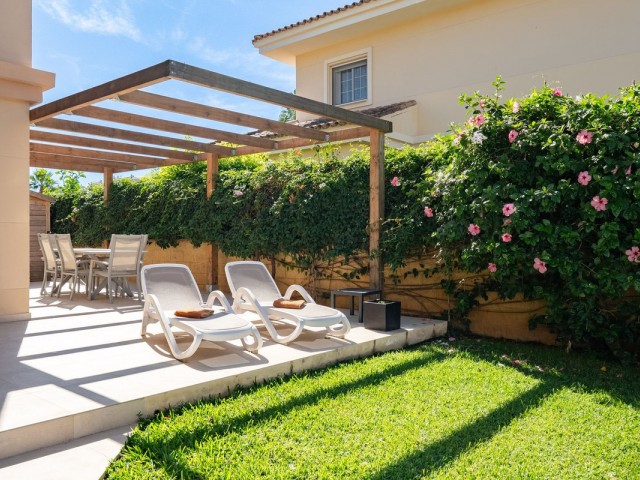 Villa con 4 Dormitorios  en La Cala Hills