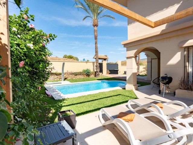 Villa con 4 Dormitorios  en La Cala Hills