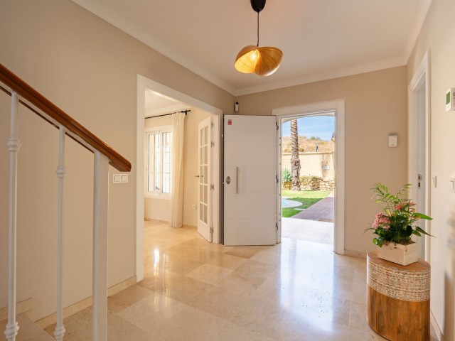 Villa con 4 Dormitorios  en La Cala Hills