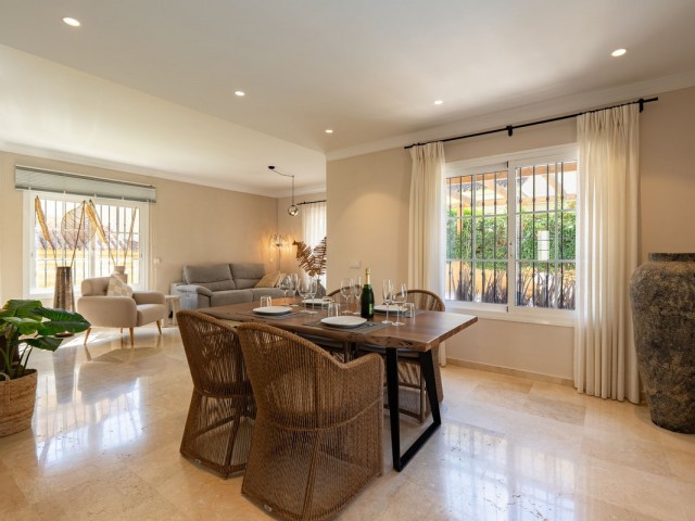 Villa con 4 Dormitorios  en La Cala Hills