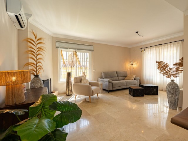 Villa con 4 Dormitorios  en La Cala Hills