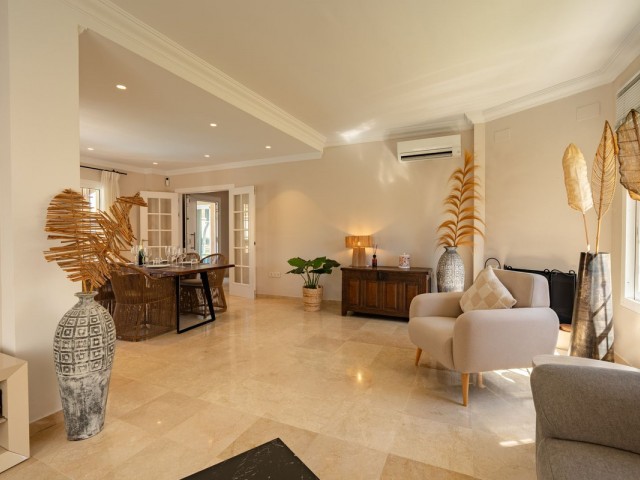 Villa con 4 Dormitorios  en La Cala Hills