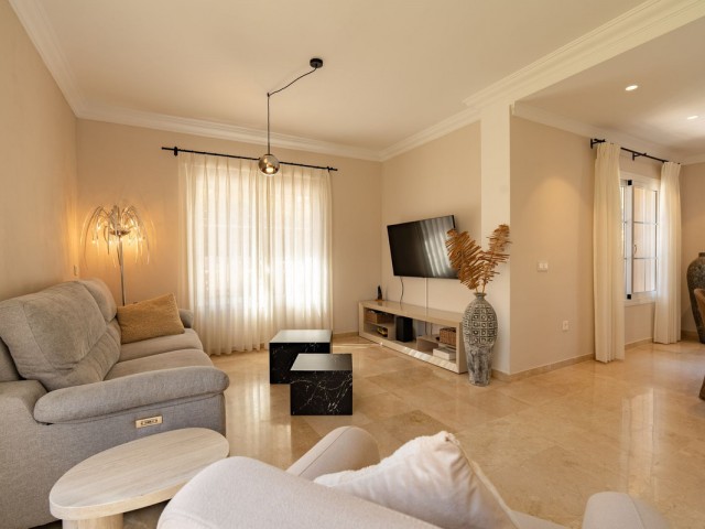 Villa con 4 Dormitorios  en La Cala Hills