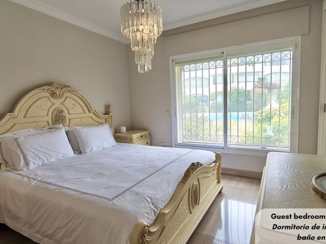 Apartamento con 3 Dormitorios  en Bahía de Marbella