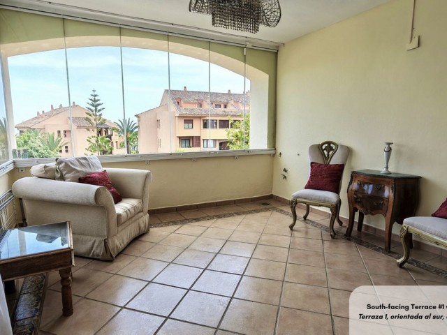 Apartamento con 3 Dormitorios  en Bahía de Marbella