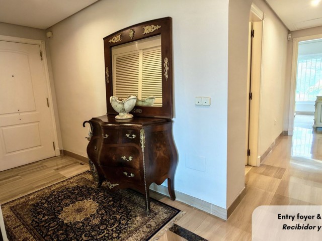 Apartamento con 3 Dormitorios  en Bahía de Marbella