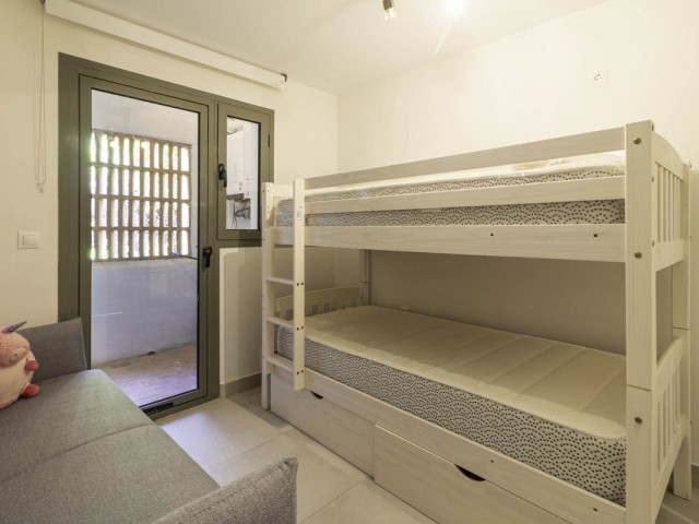 Apartamento con 3 Dormitorios  en Los Flamingos